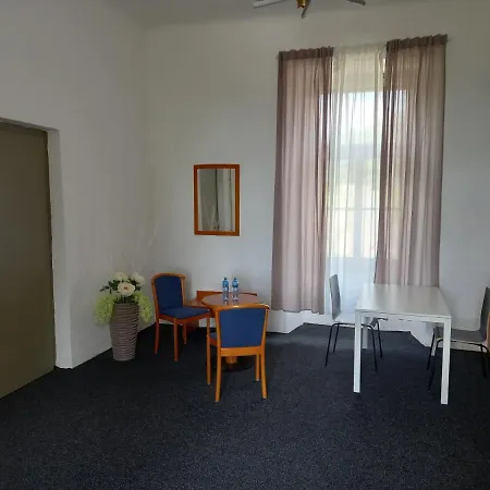 Apartmán Zámecký areál Holovousy Exteriér fotografie