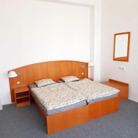 Apartmán Zámecký areál Holovousy Exteriér fotografie