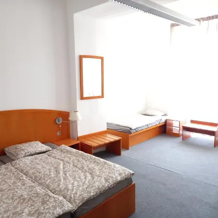 Apartmán Zámecký areál Holovousy Exteriér fotografie