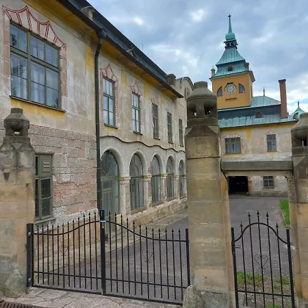 Apartmán Zámecký areál Holovousy Exteriér fotografie