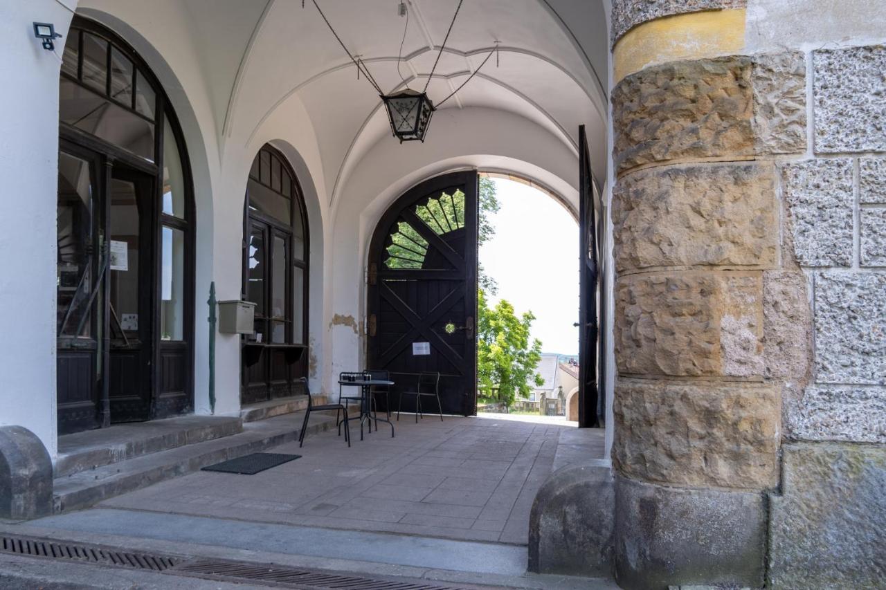 Zámecký Areál Apartmán Holovousy